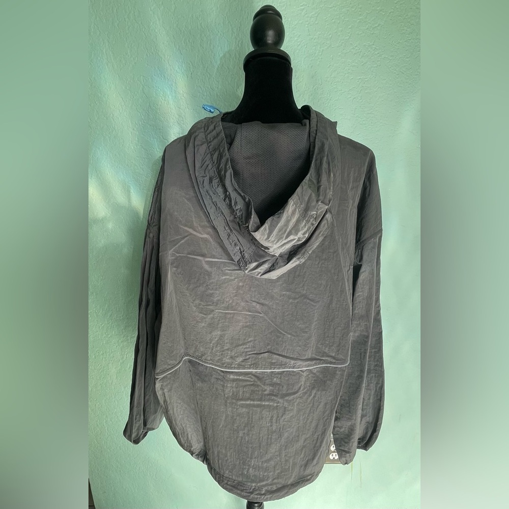 Fabletics Gray Windbreaker with Blue Details NWT - image 8